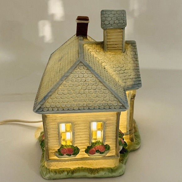 Cottontail‎ Lighted School House Easter Cottage Midwest of Cannon Falls #01378-6 - Picture 3 of 7